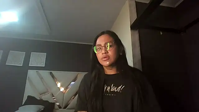 fairylatin222 online show from April 2026 12:21:01 PM