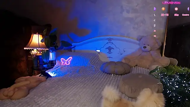 JulieHeets online show from December 2024 01:17:01 PM