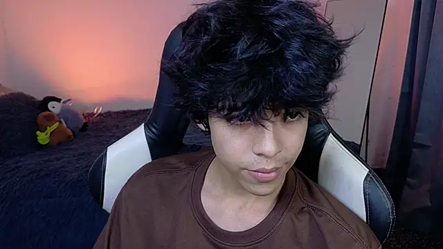 Alan26  online show from April 2026 07:17:02 AM