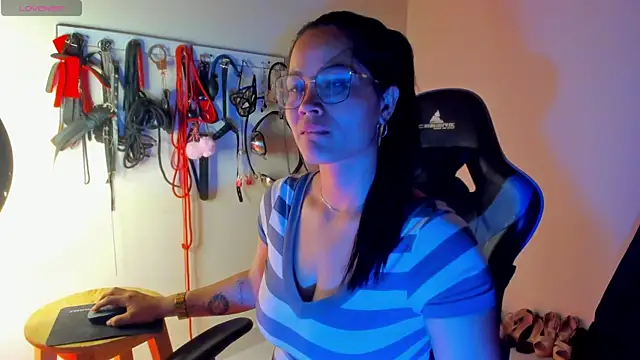 scarlet-kennedy98 online show from April 2026 10:45:02 PM