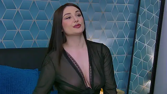 Snapshot of KassieWeins chatting on June 2026 06:54:01 PM KassieWeins online show from June 2026 06:54:01 PM