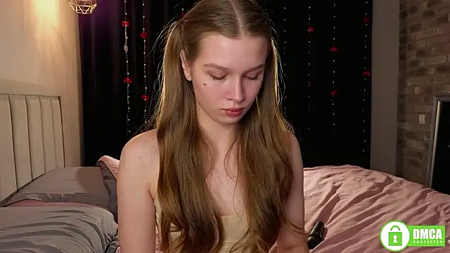 Snapshot of CutieBeauty chatting on February 2026 03:29:02 PM CutieBeauty online show from February 2026 03:29:02 PM