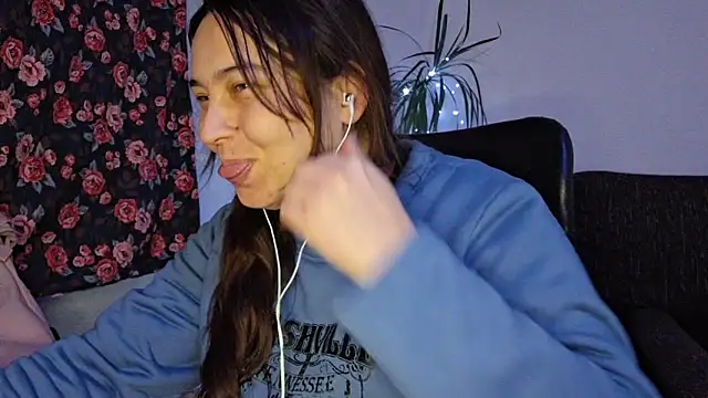 Cyndee Winter online show from December 2025 10:07:01 PM