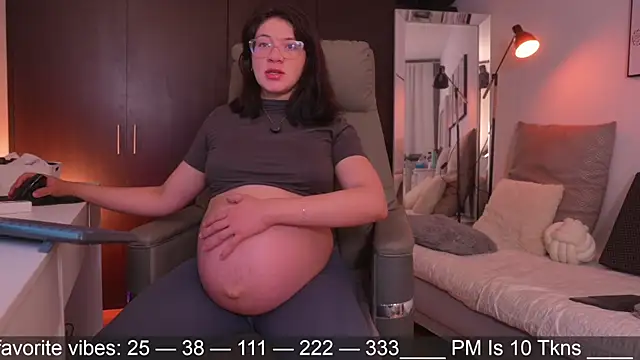 Anah s online show from April 2026 11:18:01 PM