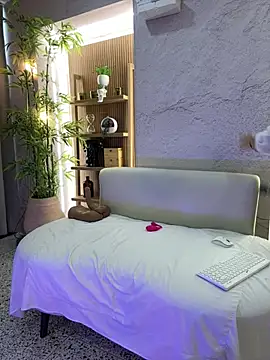 LIAH IZUMI online show from March 2026 01:16:02 PM