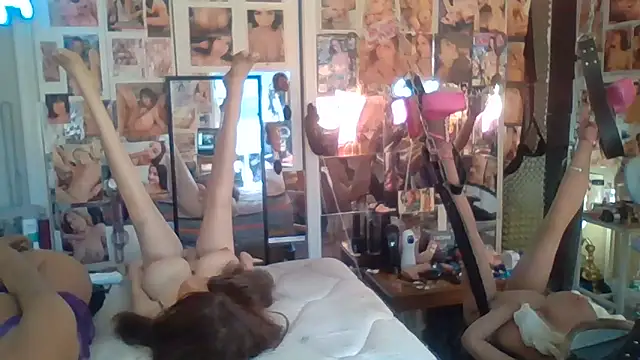 luvs2cumm69 online show from March 2026 04:33:01 PM