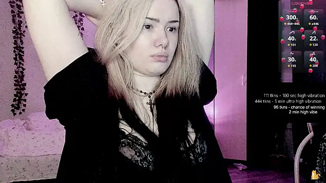 strawberry elfcat online show from June 2026 02:53:01 AM