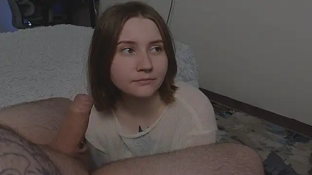 Snapshot of alicepugh chatting on June 2026 06:56:02 PM alicepugh online show from June 2026 06:56:02 PM