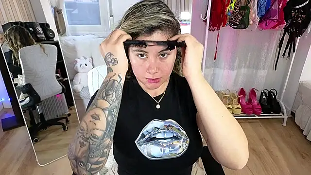 Tawny cox online show from February 2026 11:38:02 AM