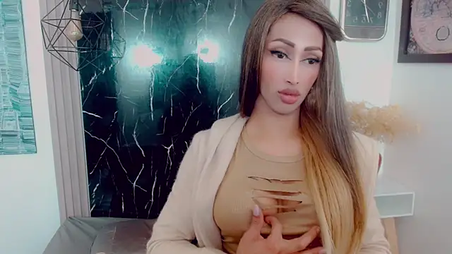 Snapshot of hilary_rodriguez chatting on June 2026 06:41:01 PM hilary rodriguez online show from June 2026 06:41:01 PM