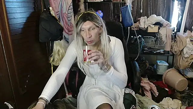 Ombeline1 online show from December 2025 09:18:01 AM