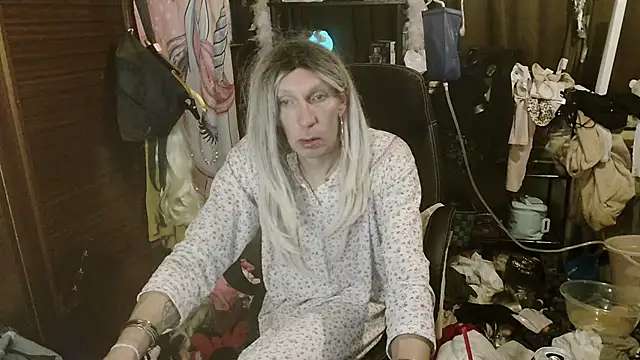 Ombeline1 online show from December 2025 04:58:02 PM