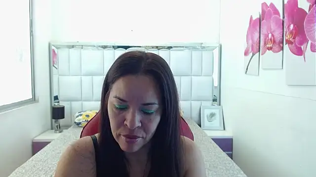 Snapshot of Lizeth_Bels chatting on June 2026 11:42:02 AM Lizeth Bels online show from June 2026 11:42:02 AM