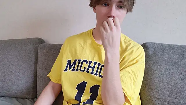 callmenineoneseven online show from October 2025 07:52:02 AM