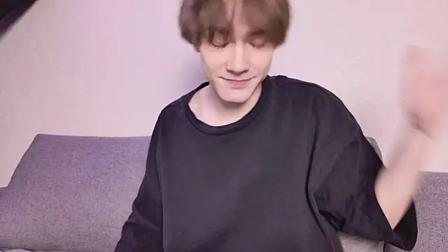 callmenineoneseven online show from October 2025 12:24:01 AM