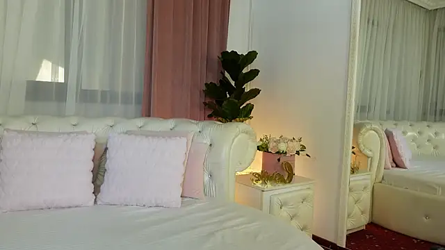 NinaCrystal1 online show from July 2026 07:46:02 AM