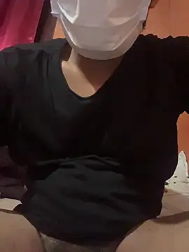 Snapshot of samihway chatting on April 2026 05:19:08 AM samihway online show from April 2026 05:19:08 AM