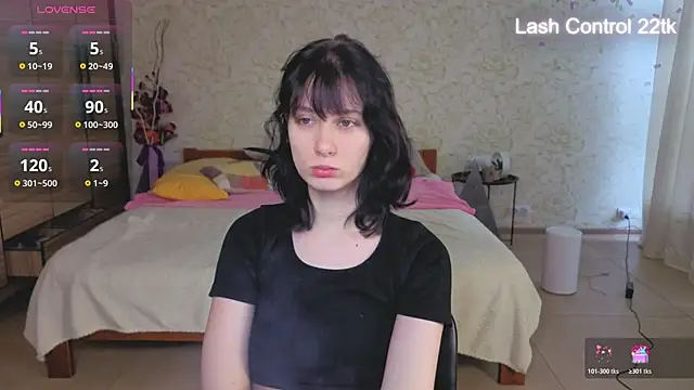 JulisSweet online show from March 2026 01:33:01 PM