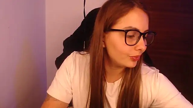 lalawhitte online show from April 2026 08:37:01 PM