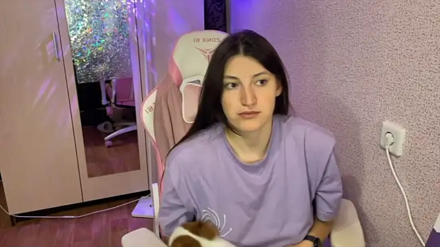 Katrin  kiss online show from April 2026 06:32:02 PM