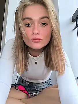 Goldloeckchen159 online show from May 2026 04:01:02 PM