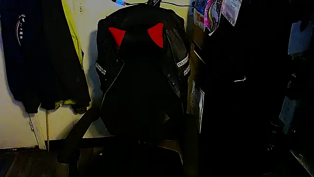 KrazyLegz online show from April 2026 06:10:01 PM