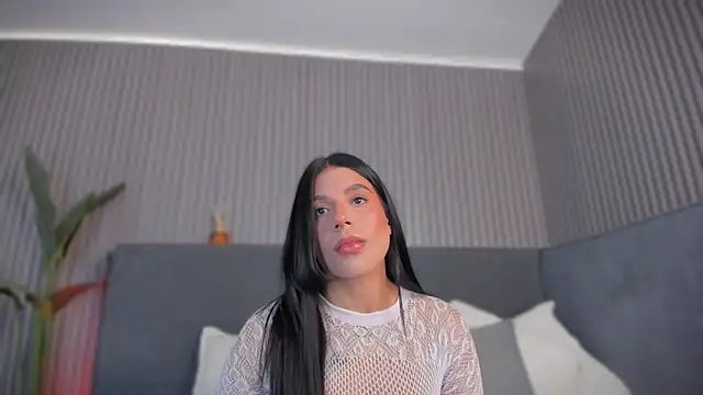 Snapshot of emelie_89 chatting on July 2026 12:13:01 PM emelie 89 online show from July 2026 12:13:01 PM