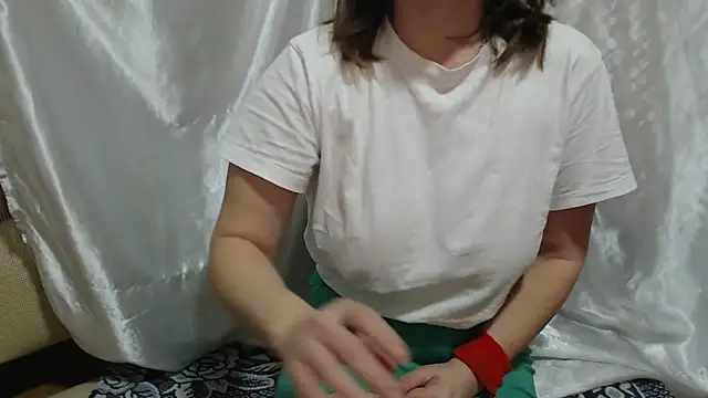 Burberrry  online show from February 2026 04:52:01 AM