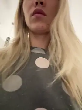 Snapshot of Adelina0001 chatting on December 2024 04:51:01 PM Adelina0001 online show from December 2024 04:51:01 PM