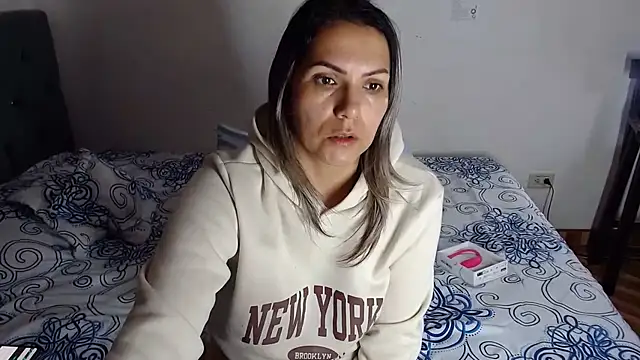 Chantal hott online show from July 2026 07:30:01 PM