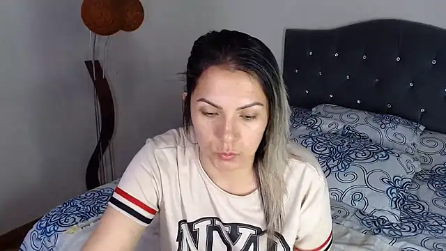 Chantal hott online show from July 2026 07:45:01 PM