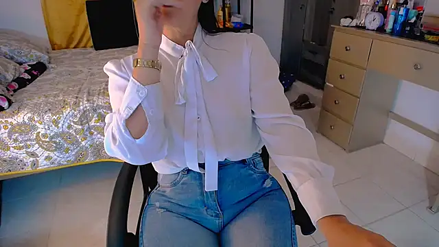 BitterMomXxx online show from April 2026 08:53:02 PM