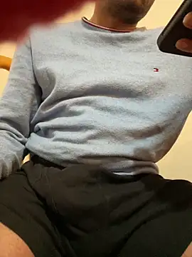 Snapshot of rhuh3991 chatting on December 2024 08:39:01 PM rhuh3991 online show from December 2024 08:39:01 PM