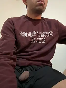 Snapshot of rhuh3991 chatting on January 2025 03:44:02 PM rhuh3991 online show from January 2025 03:44:02 PM