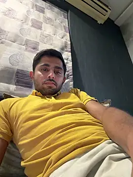 Snapshot of rhuh3991 chatting on April 2026 01:33:02 PM rhuh3991 online show from April 2026 01:33:02 PM