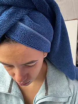 hannahb-e online show from April 2026 02:37:01 PM