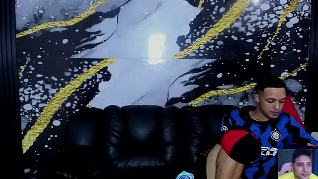 Snapshot of sweethot___ chatting on December 2025 07:32:01 PM sweethot online show from December 2025 07:32:01 PM