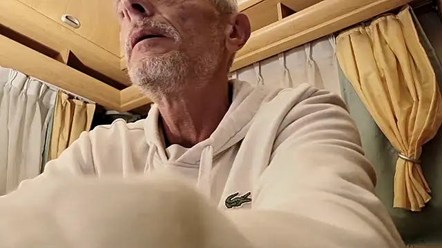 Snapshot of LongUKMakeYouSquirt chatting on March 2026 10:25:01 PM LongUKMakeYouSquirt online show from March 2026 10:25:01 PM