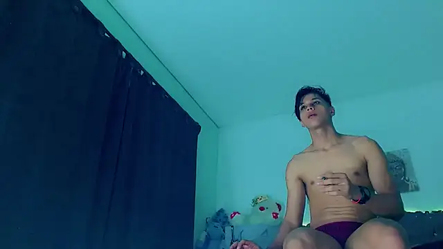 Snapshot of Liamscott_ chatting on February 2026 02:19:02 AM Liamscott online show from February 2026 02:19:02 AM