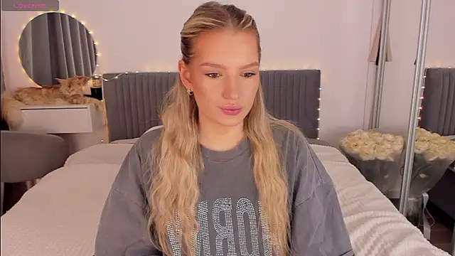 CassieRayss online show from March 2026 10:37:01 AM