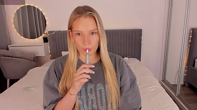 CassieRayss online show from April 2026 11:16:01 AM