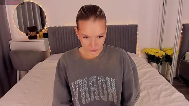 CassieRayss online show from June 2026 01:24:01 PM