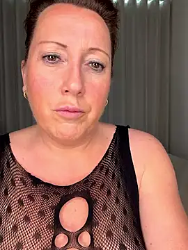 xsexycurvymilf online show from March 2026 03:05:01 PM