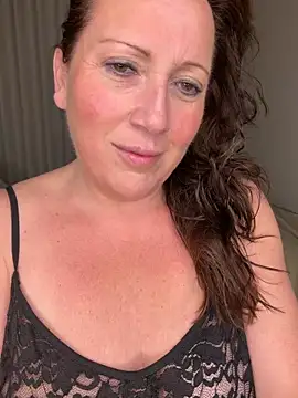 xsexycurvymilf online show from April 2026 02:31:01 PM