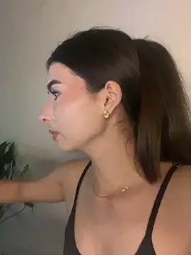 Coralinee 01 online show from March 2026 12:17:02 AM