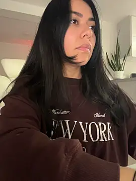 PetitLumiere online show from April 2026 02:37:02 AM