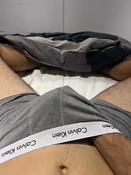 h0rnyguy001 online show from November 2025 10:23:01 PM