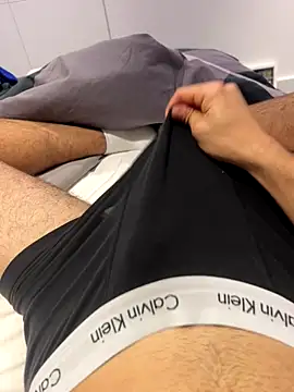 h0rnyguy001 online show from November 2025 10:09:02 PM