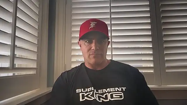 Snapshot of Bad_daddy21 chatting on March 2026 06:36:01 PM Bad daddy21 online show from March 2026 06:36:01 PM