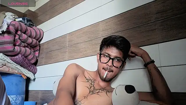 just fucks online show from May 2026 10:10:02 AM
